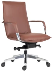 designové manažerské křeslo Karl Low, čalouněno do hnědé kůže, nízký opěrák, luxusní provedení, nosnost 150 kg, předoboční pohled