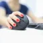 Vertikální ergonomická myš – práce bez bolesti zápěstí